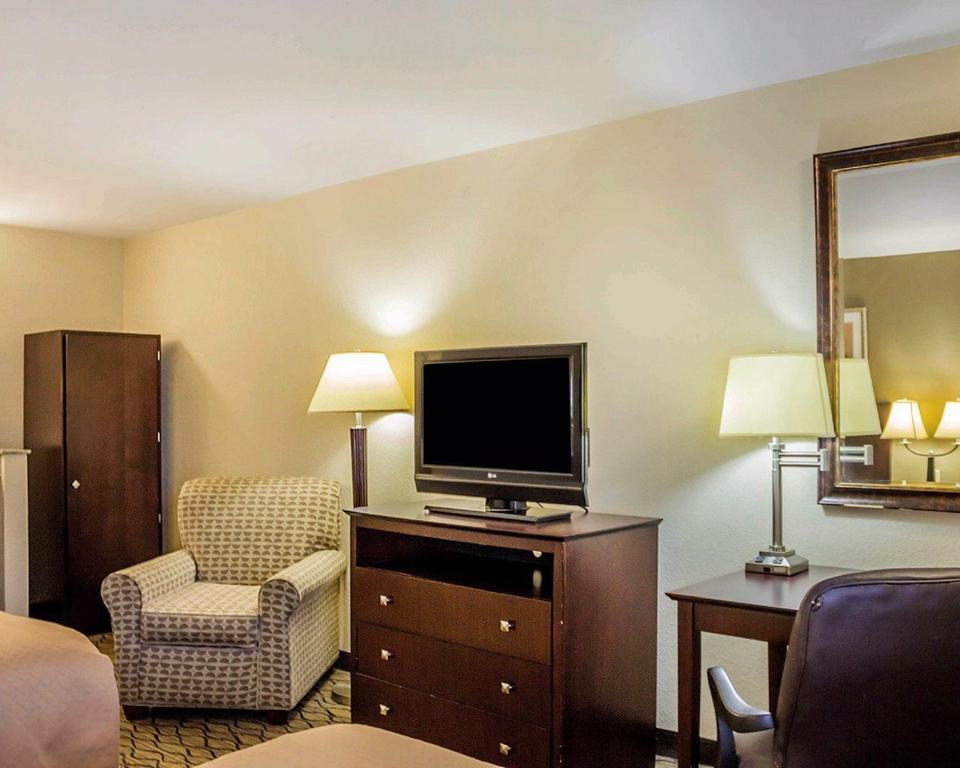 Quality Inn Уотербери Экстерьер фото